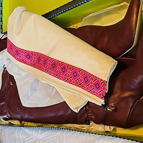 Tory Burch Lila 90mm OTK Scrunch Boot Nappa Leather Color Royal Burgundy Size8.5 - Picture 4 of 4